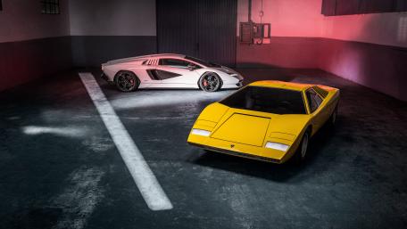 Lamborghini Countach LPI 800-4 wallpaper