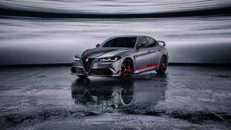 Alfa Romeo Giulia Quadrifoglio Luna Rossa wallpaper