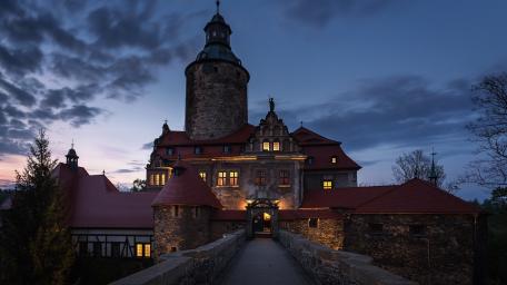 Enchanting Twilight at Czocha Castle in Poland wallpaper