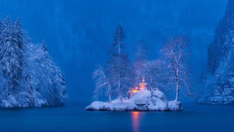 Winter Twilight at Lake Königssee wallpaper