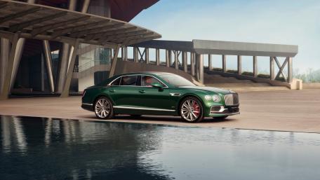 Bentley Green Luxury Sedan wallpaper