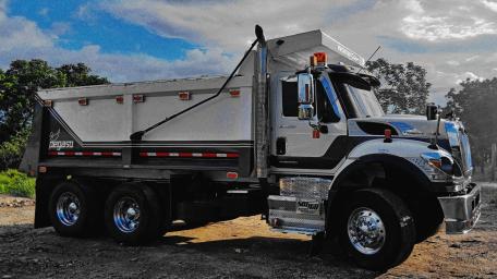Heavy Duty Workstar Hauler on the Road wallpaper
