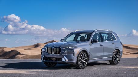 BMW X7 Desert Luxury wallpaper