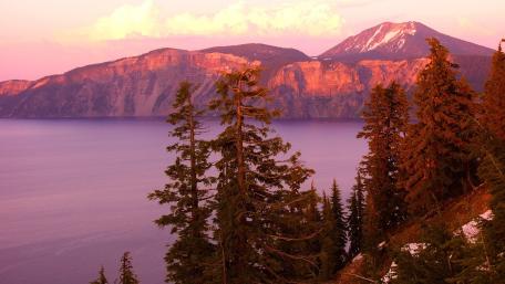 Pink Sunset Over Crater Lake wallpaper