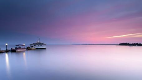 Pastel Twilight Harbor wallpaper
