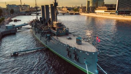 Historic Cruiser Aurora on the Neva at Sunset wallpaper