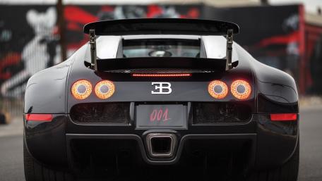 Black Bugatti Veyron Rear View wallpaper