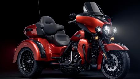 Red Touring Tri Glide Power wallpaper