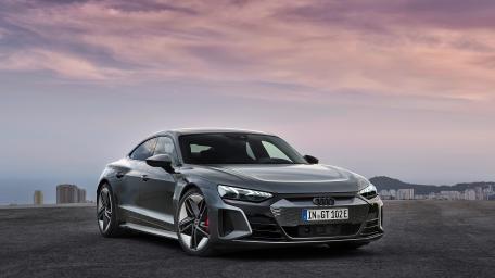 Audi RS e-tron GT Performance in Twilight wallpaper