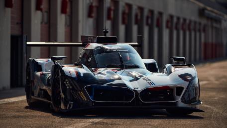 BMW M Hybrid V8 Track Beast wallpaper