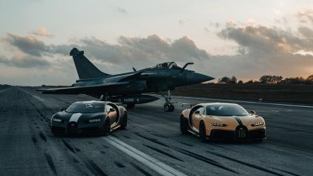 Bugatti Chiron and Fighter Jet Showdown wallpaper
