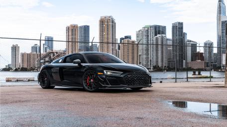 Audi R8 V10 GT on City Waterfront wallpaper