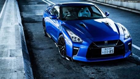 Blue Nissan GT R in Urban Light wallpaper