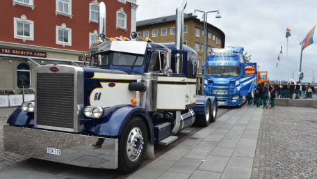 Peterbilt wallpaper