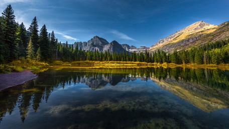 Glacier Peaks Reflected at Lake Josephine wallpaper