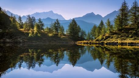 Silent Alpine Lake Reflection wallpaper