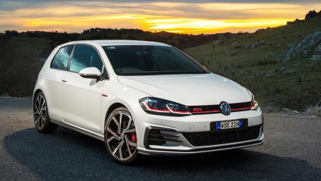 Volkswagen Golf GTI Sunset Drive wallpaper