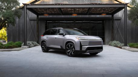 Toyota Highlander BEV Modern Elegance wallpaper