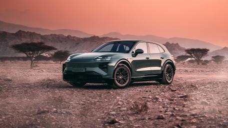 Porsche Cayenne Turbo Electric Desert Drive wallpaper