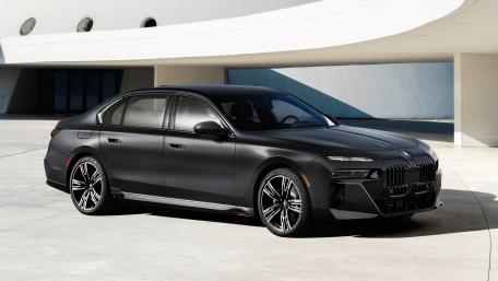 BMW 760i xDrive M Sport Elegance wallpaper