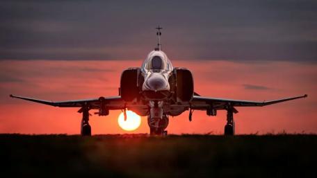 F4 Phantom Sunset Runway wallpaper