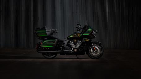 Indian Pursuit Elite Night Cruiser wallpaper