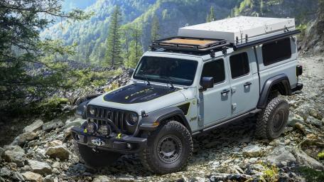 Jeep Gladiator Farout Adventure wallpaper