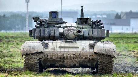 Armored Vanguard in Muddy Field wallpaper