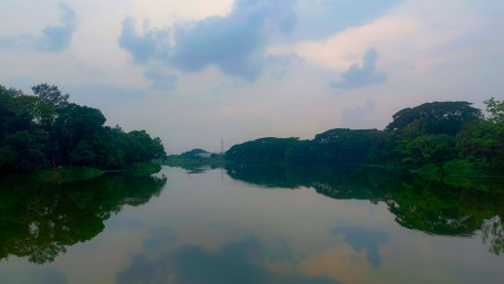 Serene Reflections on Calm Waters wallpaper