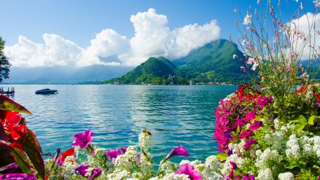 Alpine Bliss Over Lake Annecy wallpaper