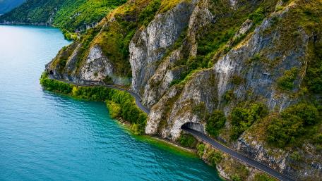 Cliffside Road Above Lago d Iseo wallpaper