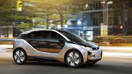 BMW i3 Gliding Through City Lights wallpaper
