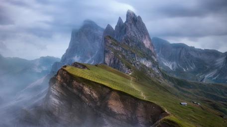 Dramatic Seceda Peaks Above the Mist wallpaper
