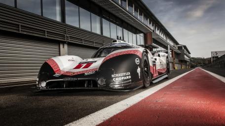 Le Mans Prototype in Pit Lane wallpaper