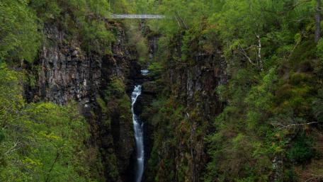 Corrieshalloch Gorge Waterfall and Suspension Bridge wallpaper