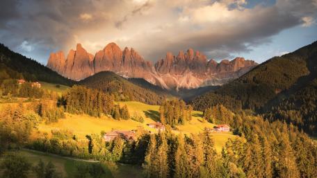 Golden Light Over the Dolomites wallpaper