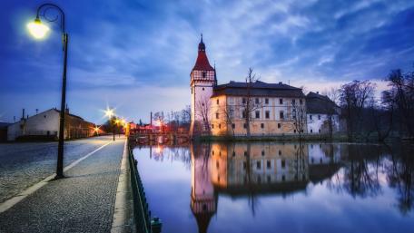 Evening Reflections at Castle Blatná wallpaper