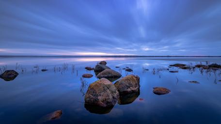 Blue Hour Serenity Over Quiet Lake wallpaper