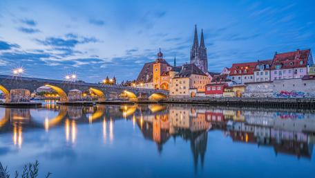 Blue Hour Reflections in Regensburg Bridge and Cathedral wallpaper