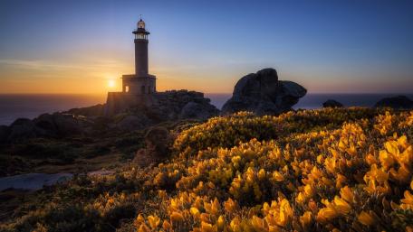 Golden Sunset at Punta Nariga Lighthouse wallpaper