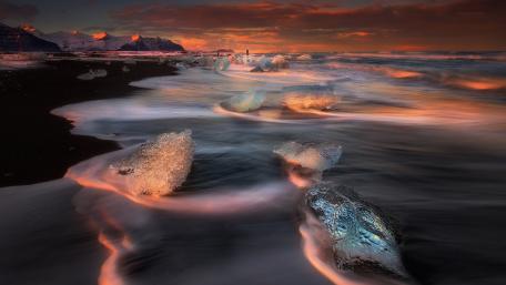 Arctic Sunset at Diamond Beach wallpaper