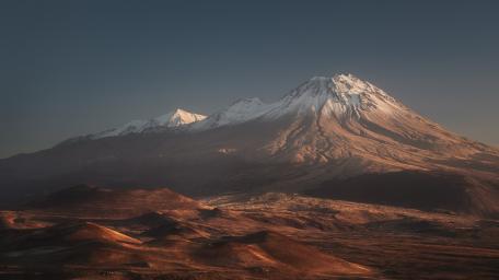Majestic Hasandağı Mountain at Dawn wallpaper