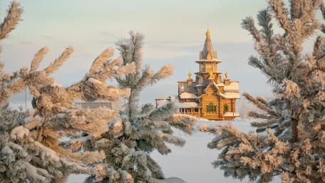 Old wooden churches in Novosibirsk, Russia wallpaper