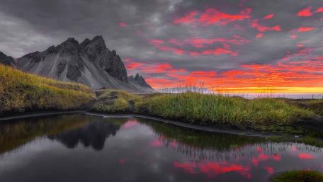 Vestrahorn Sunset Mirror in Stokksnes wallpaper