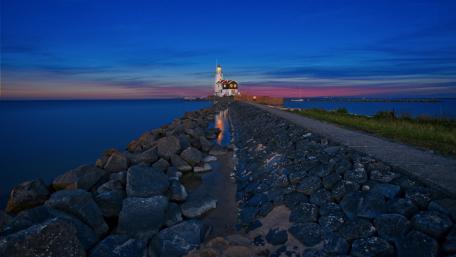 Twilight Beacon at Marken Breakwater wallpaper