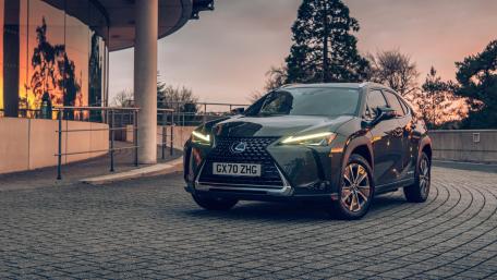 Lexus Luxury SUV at Sunset wallpaper