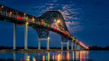 Pont Laviolette Night Bridge Glow wallpaper