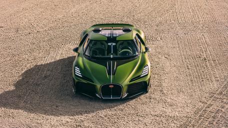 Green Bugatti Hypercar Elegance wallpaper