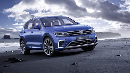Volkswagen Tiguan GTE Concept on Dark Coastline wallpaper
