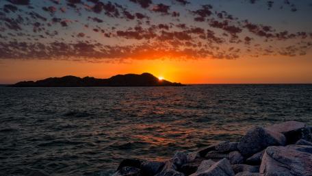 Serene Ocean Sunset wallpaper